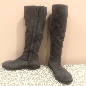 Vince sheepskin tall boots size US8/EUR38